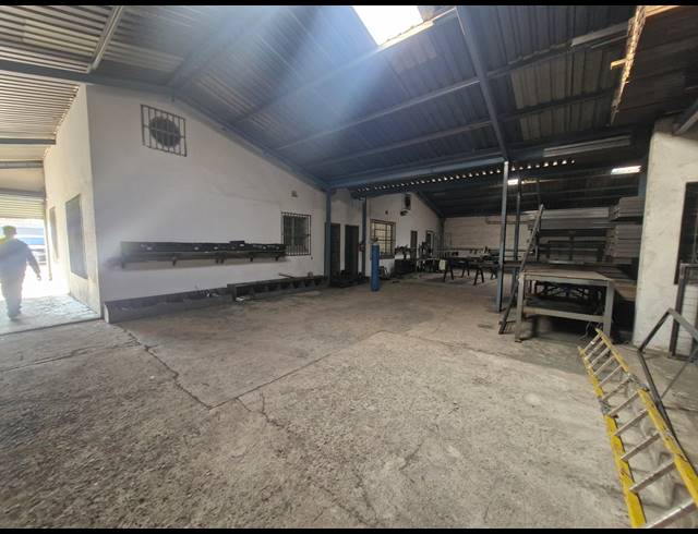 600M² WAREHOUSE FOR SALE IN GLENESK